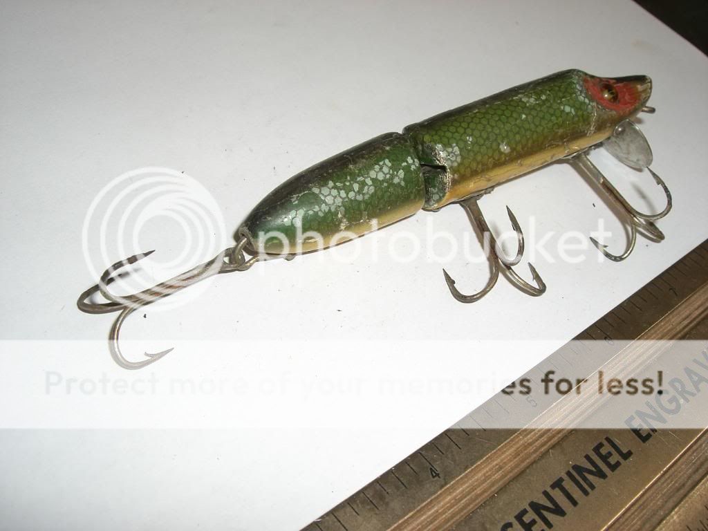 ANTIQUE HEDDON DOWAGIAC FISHING LURE NICE COLORS  